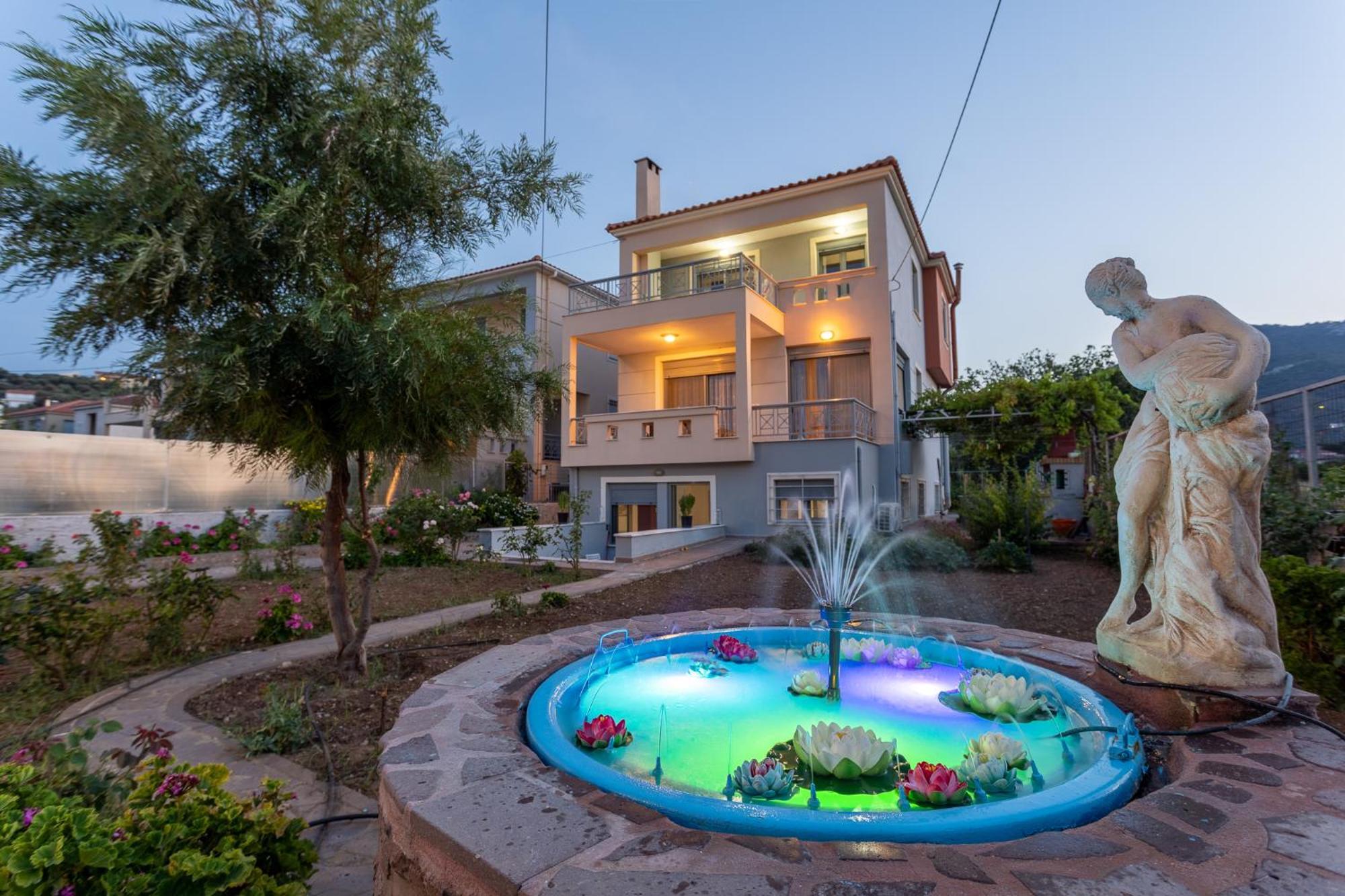 3-br Sea View With Garden In Villa