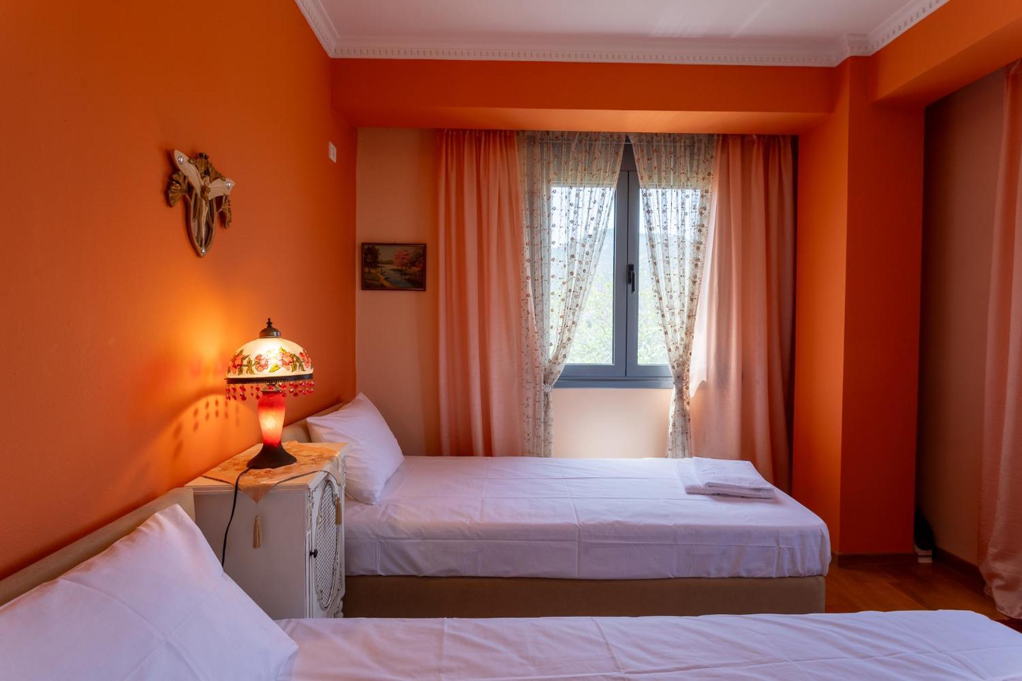 3-br Sea View With Garden In Villa *