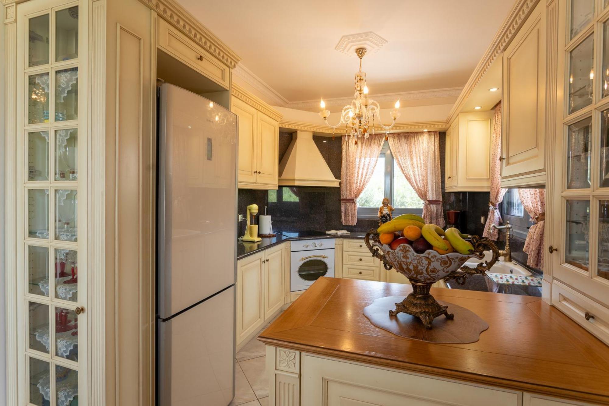 3-br Sea View With Garden In Villa