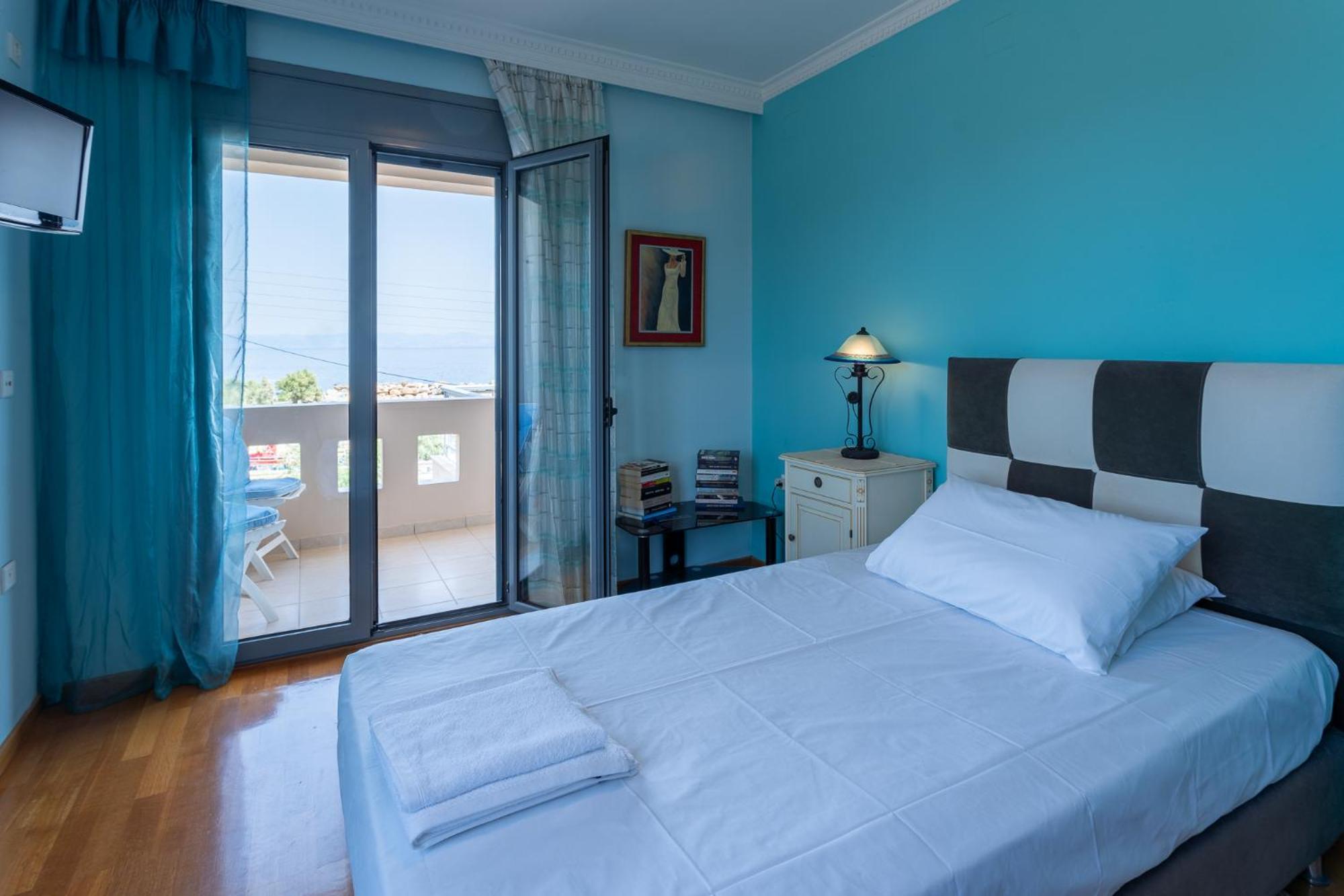 3-br Sea View With Garden In Mytilene