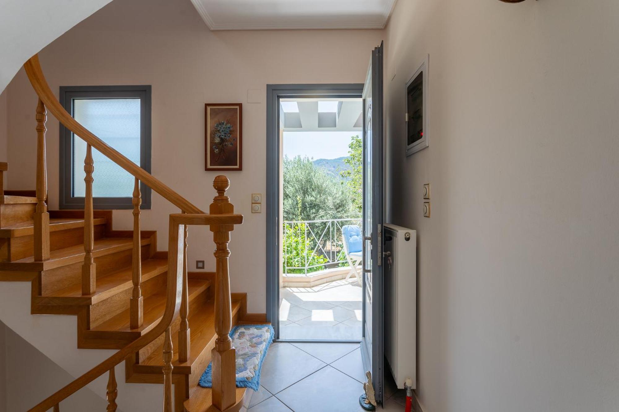 Villa 3-br Sea View With Garden In *