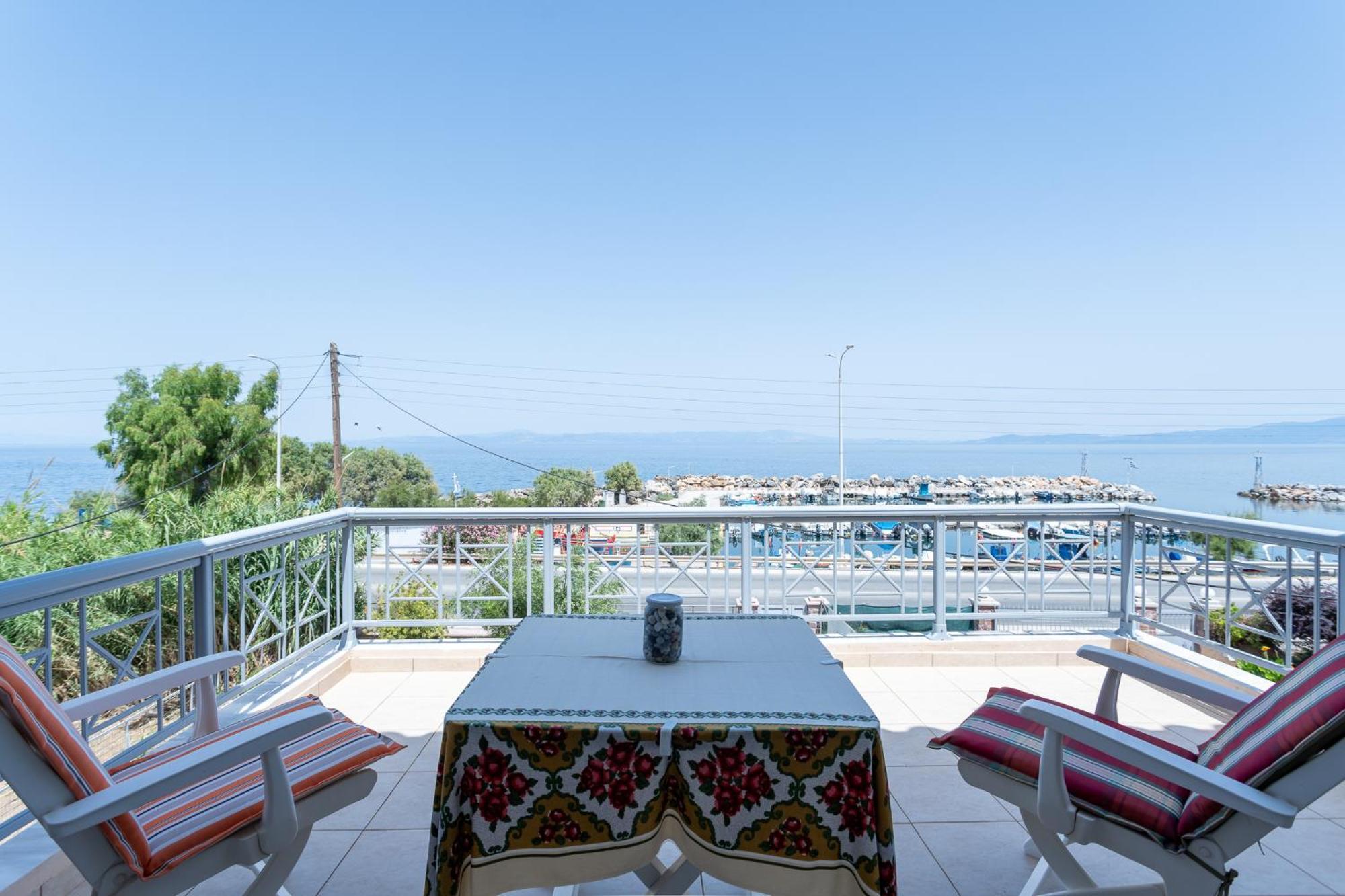 3-br Sea View With Garden In * Mytilene